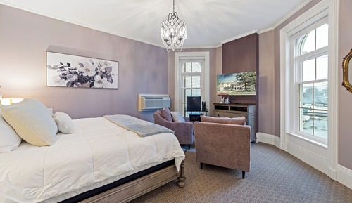 Suite, 1 King Bed