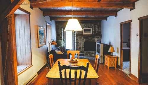 Suite, 1 Queen Bed, Kitchen