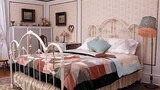 Signature Room, 1 Queen Bed, Fireplace (Abigail's Hideaway)