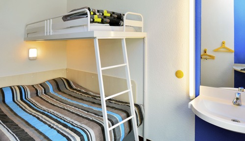 Room (Trio)