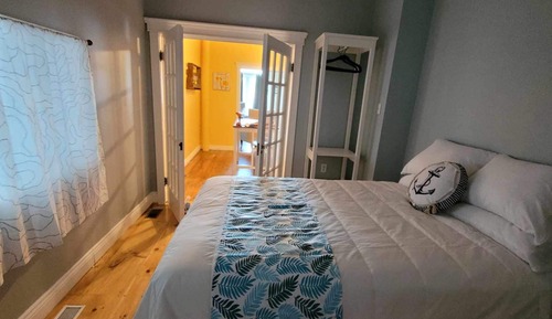 Standard Apartment, 1 Queen Bed with Sofa bed, Accessible, Fireplace (Stateroom 10 by Canalside Inn)