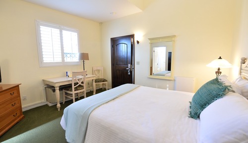 Design Room, 1 Queen Bed, Jetted Tub