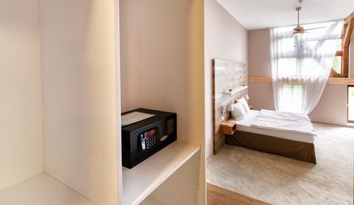 Deluxe Suite (1st floor)