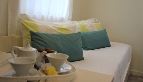 Studio, Kitchenette