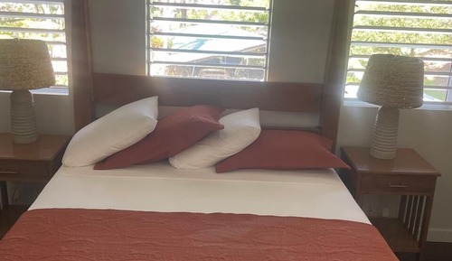 Deluxe Room, 1 Queen Bed, Garden View