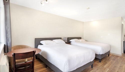 Deluxe Room, 2 Queen Beds, Mobility Accessible