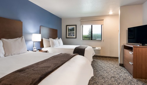 Room, 2 Queen Beds (Hearing Impaired with Recliner)