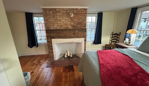 Room, 1 Queen Bed, Private Bathroom, Hill View