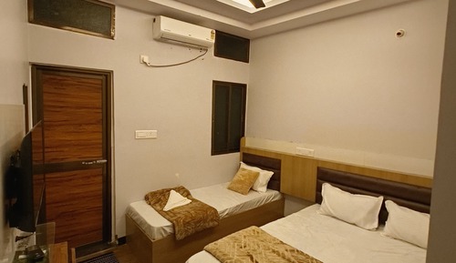 Luxury Triple Room