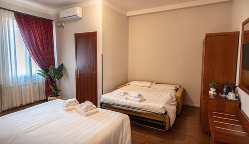Classic Quadruple Room