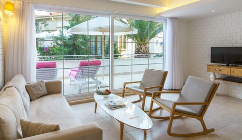 Luxury Apartment, Garden View