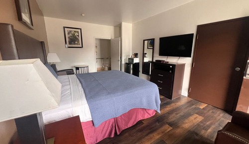Room, 1 King Bed, Non Smoking