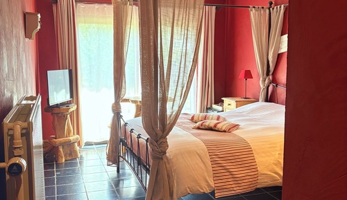 Deluxe Double Room with Shower