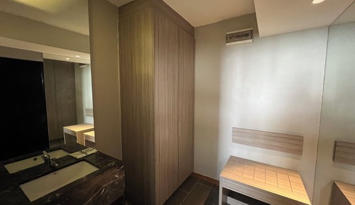 Family Apartment, City View