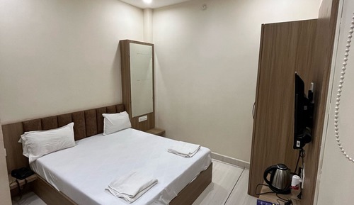 Standard Room, 1 Queen Bed