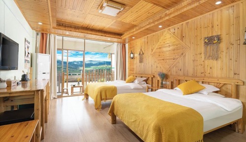 Deluxe Double or Twin Room