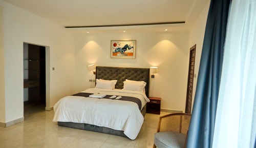 Executive Suite, City View