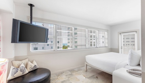 Standard Room, 1 King Bed, Balcony, Partial Ocean View (Penthouse)