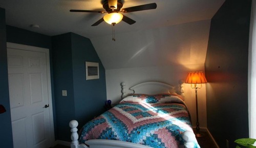 Classic Room, 1 Queen Bed, Non Smoking, Garden View