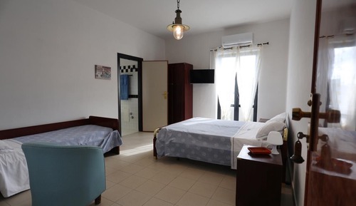 Basic Triple Room