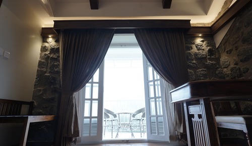 Presidential Room, 1 King Bed, Non Smoking, Private Bathroom