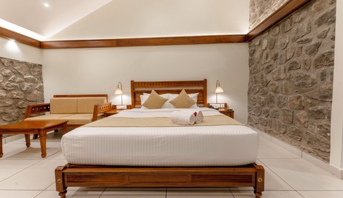 Deluxe Room, 1 King Bed, Non Smoking, Private Bathroom