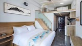 Comfort Room, City View
