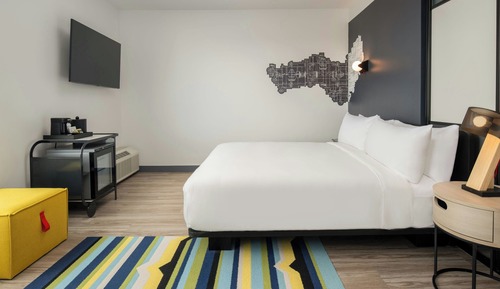 Room, 1 King Bed (Mobility/Hearing Accessible, Tub)