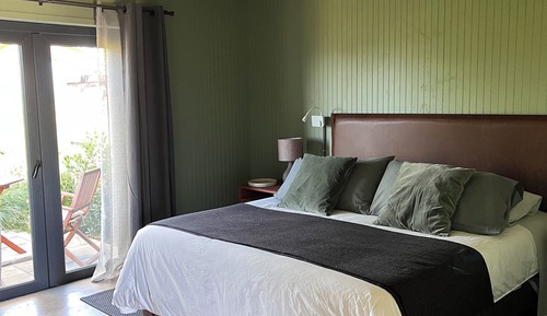 Comfort Room, Garden View