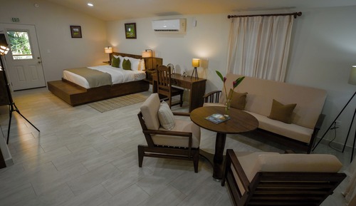 Deluxe Suite, River View