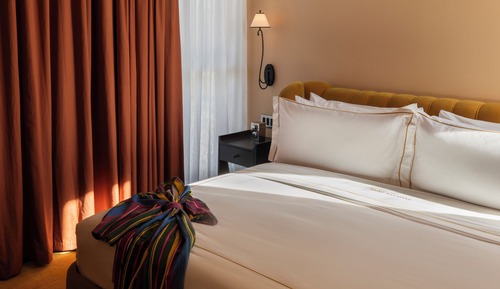 Suite, 1 King Bed (Atelier)
