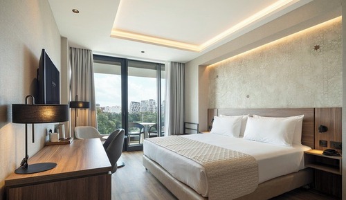 Deluxe Room, Terrace (Grand, 1 pax)