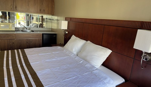 Comfort Single Room, 1 King Bed, Non Smoking
