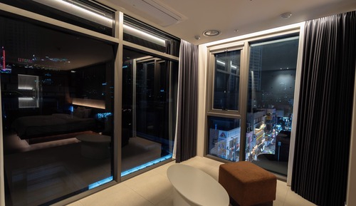 Deluxe, City View