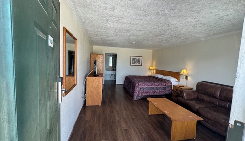 Economy Room