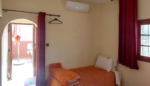 Economy Single Room, Balcony, Lake View
