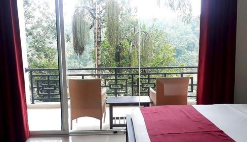 Family Room, River View