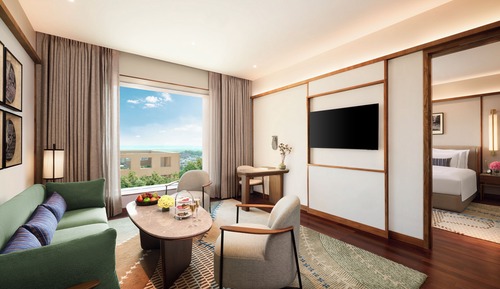 Luxury Suite (Marine Drive View)