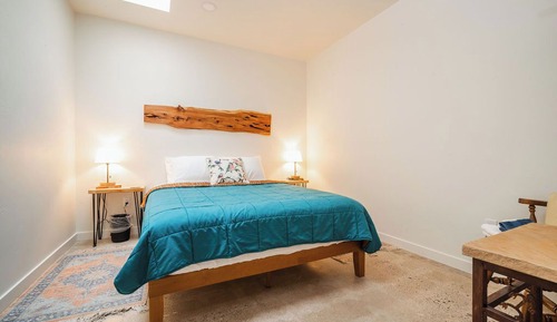 Private Room w/ Shared Bath