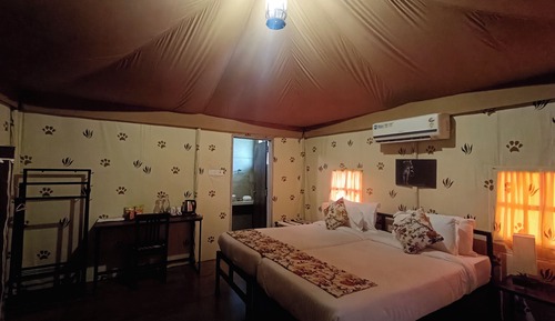 Swiss Tent Classic With Hill View