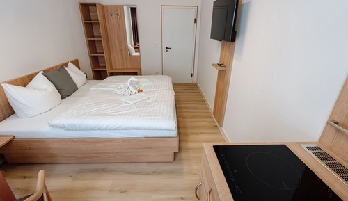Basic Double Room, Garden View