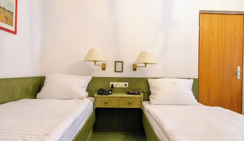 Basic Twin Room