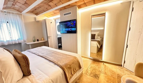 Junior suite for single use