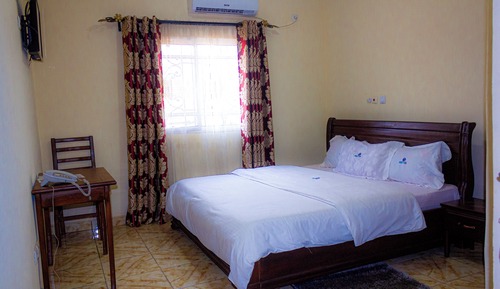 Comfort Room, 1 Bedroom, Non Smoking, City View