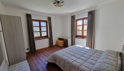 Basic Room, Courtyard View