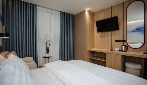 shkodra lake room