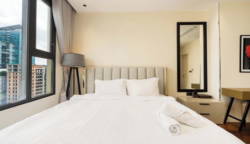 Deluxe Apartment, 1 King Bed, Kitchen, City View