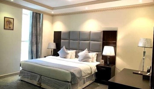 Suite, City View