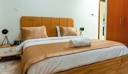 Deluxe Suite, 1 King Bed, Kitchenette