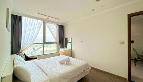 Comfort Apartment, 1 King Bed, Balcony, City View
